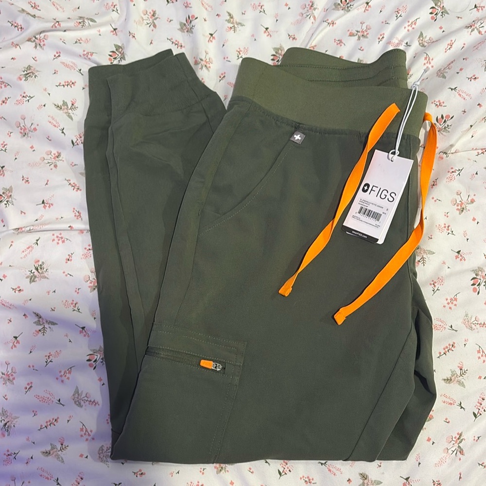 LIMITED EDITION FIGS SCRUBS BRAND NEW WITH TAGS